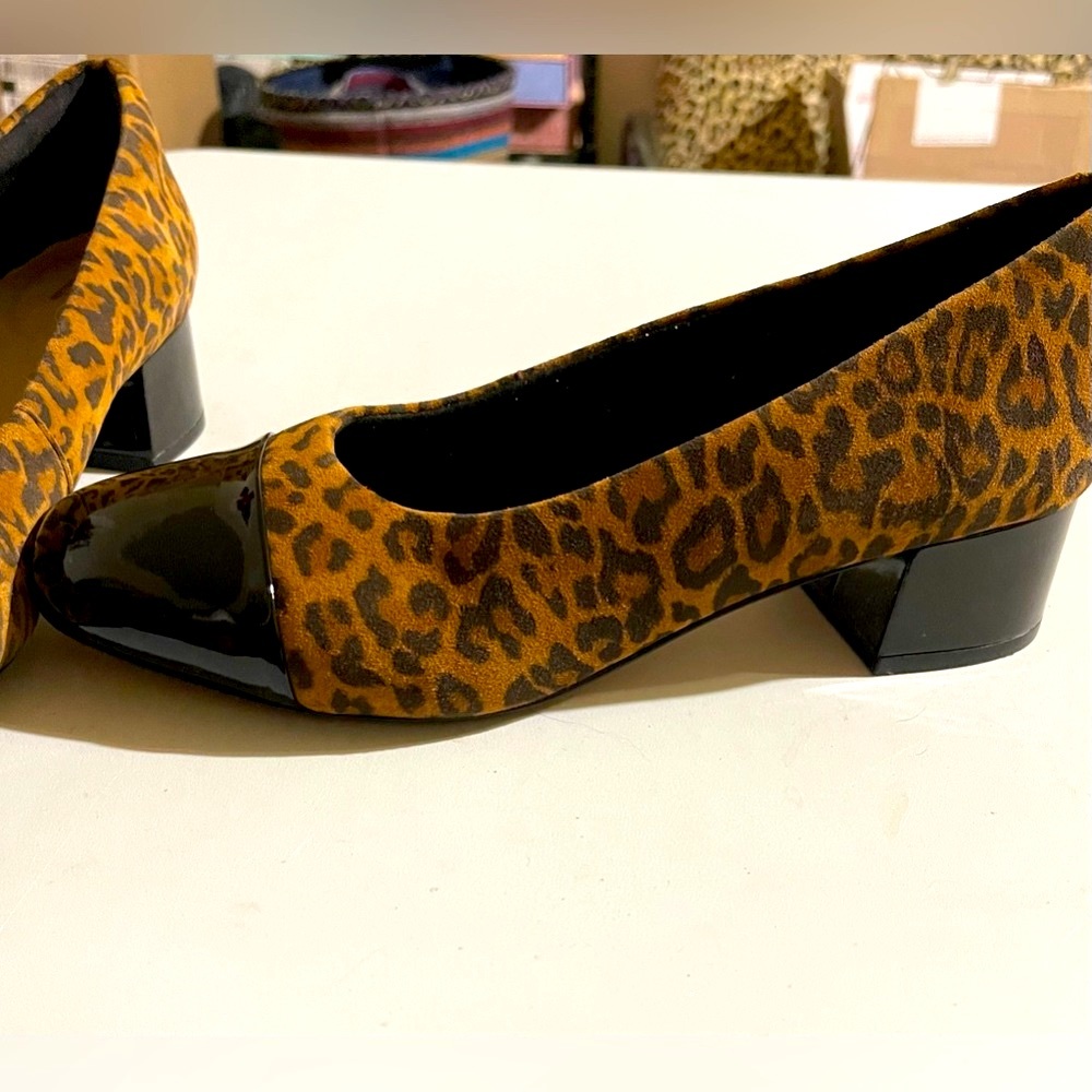 NWOT Clarks Collection leopard print loafers. two-inch heels, size 9W